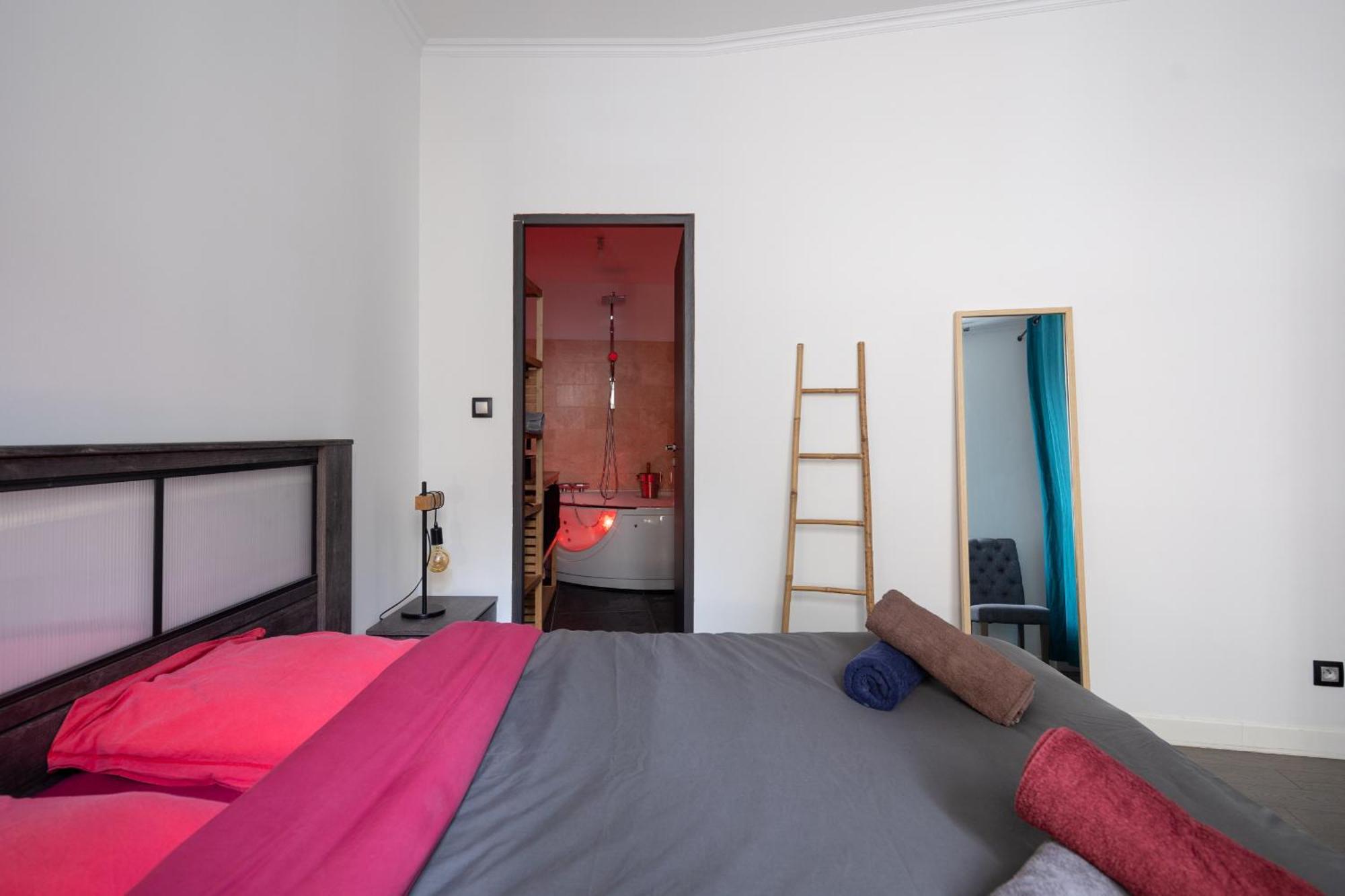 Appartement Spacieux Au Coeur D'Angers Etage 1 - 6 Personnes Экстерьер фото