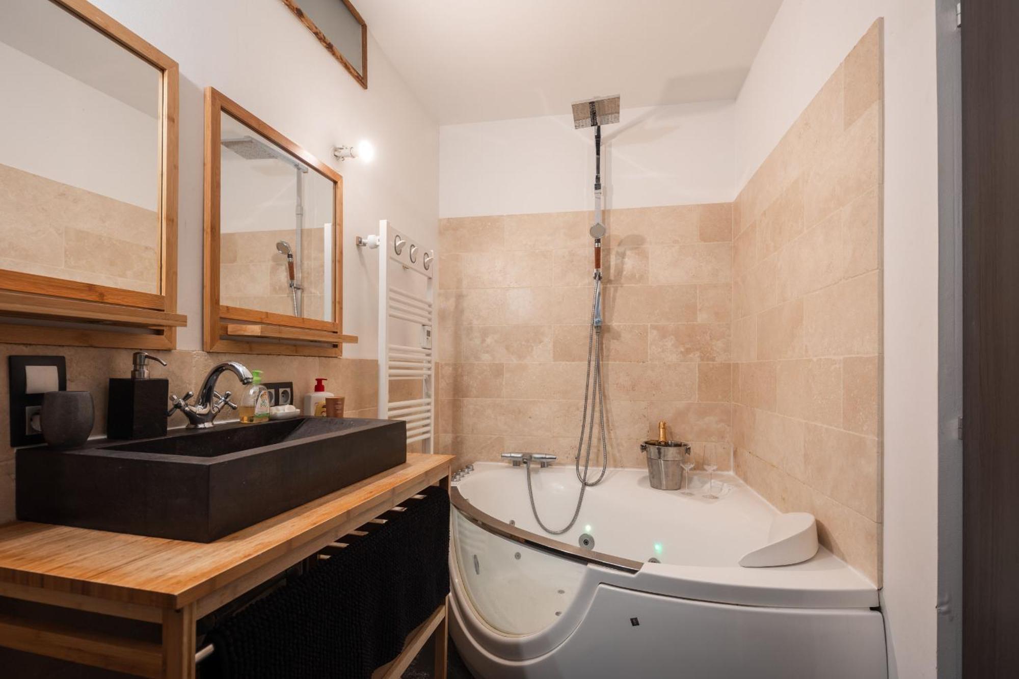 Appartement Spacieux Au Coeur D'Angers Etage 1 - 6 Personnes Экстерьер фото
